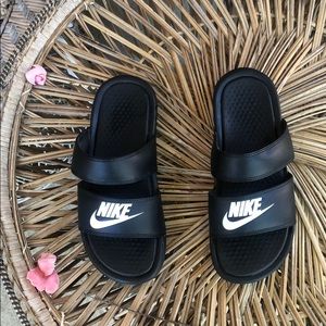 Nike Benassi Duo Sandals - size: 5
